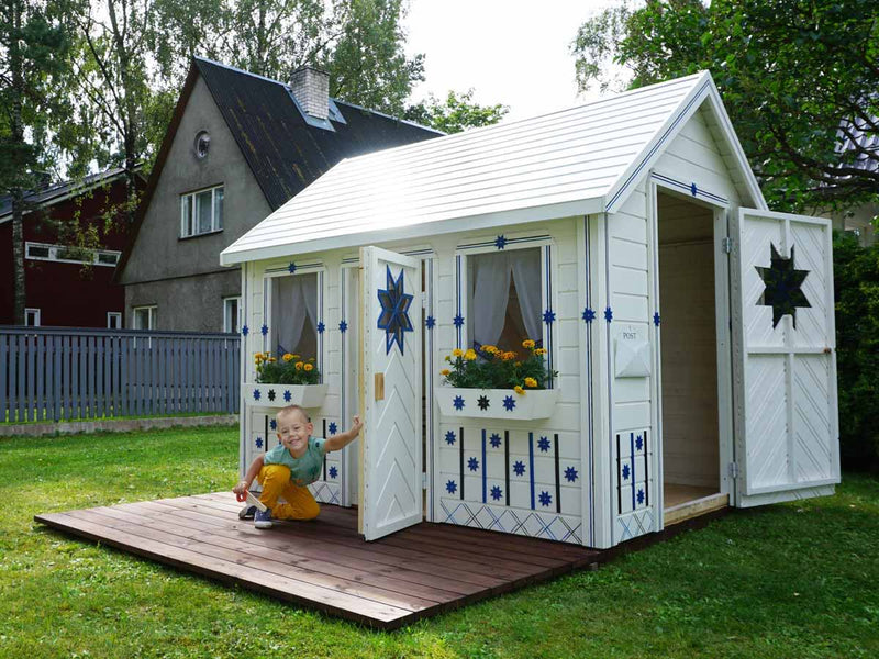 Playhouses for Smaller Backyards. Is My Backyard too Small for a  Playhouse?
